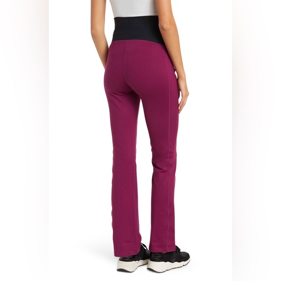 Z by Zella Daily Booty Flare Maternity Leggings - Picture 2 of 4